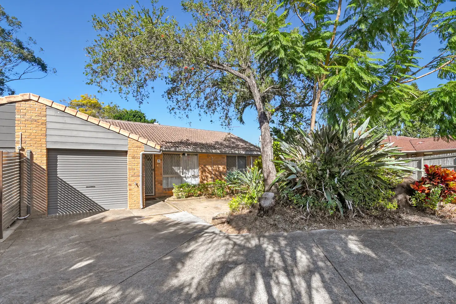 Main view of Homely semi-detached listing, 1/15 Robin Joy Close, Labrador QLD 4215