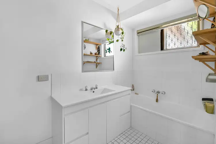 Sixth view of Homely semi-detached listing, 1/15 Robin Joy Close, Labrador QLD 4215