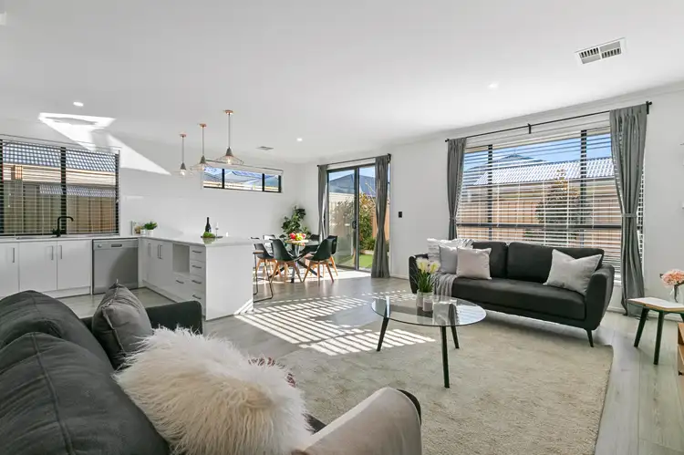 27 Orleans Avenue, Seaford Meadows SA 5169
