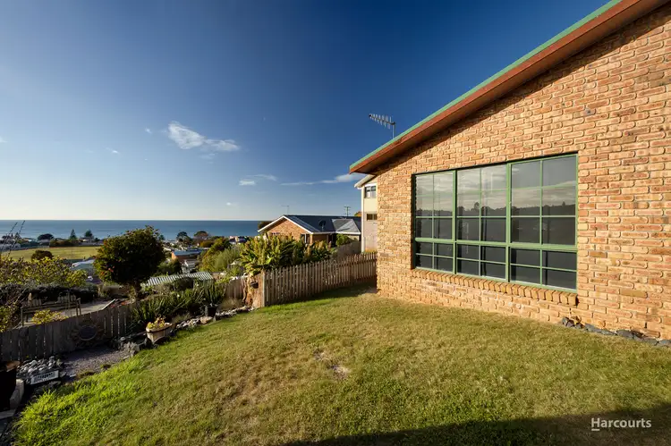 3/7 Quinn Street, Penguin TAS 7316