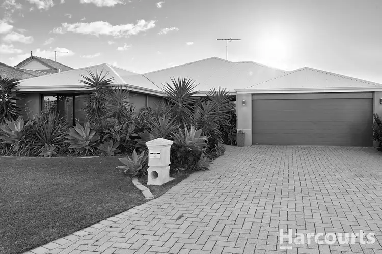 7 Alba Pass, Halls Head WA 6210