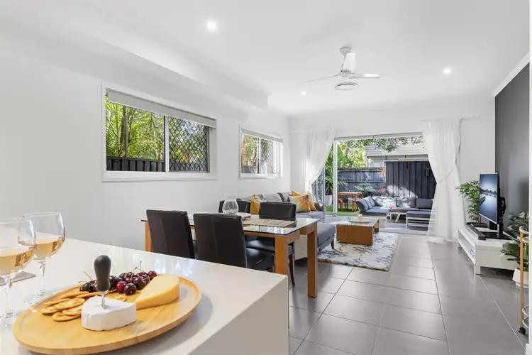 2/27A Winchester Street, Hamilton QLD 4007