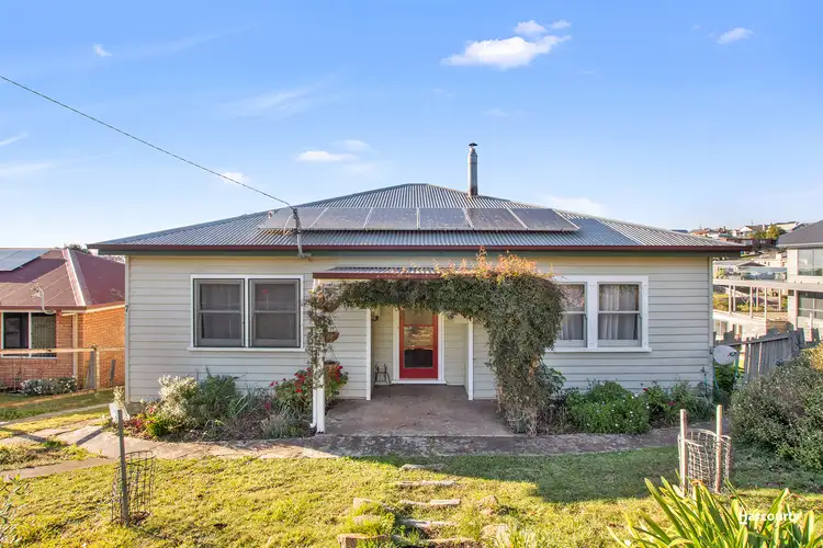 7 Sampson Street, Hillcrest TAS 7320