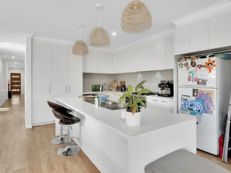 Second view of Homely house listing, 4 Magnolia Terrace, Wangaratta VIC 3677