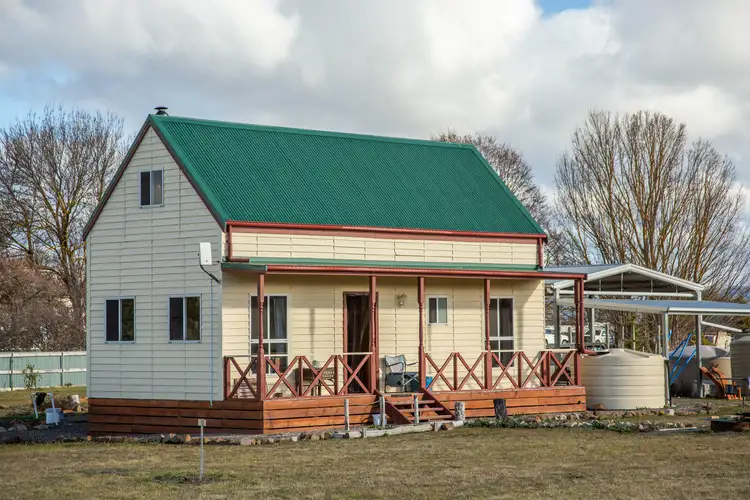 27 Sloan Street, Benambra VIC 3900