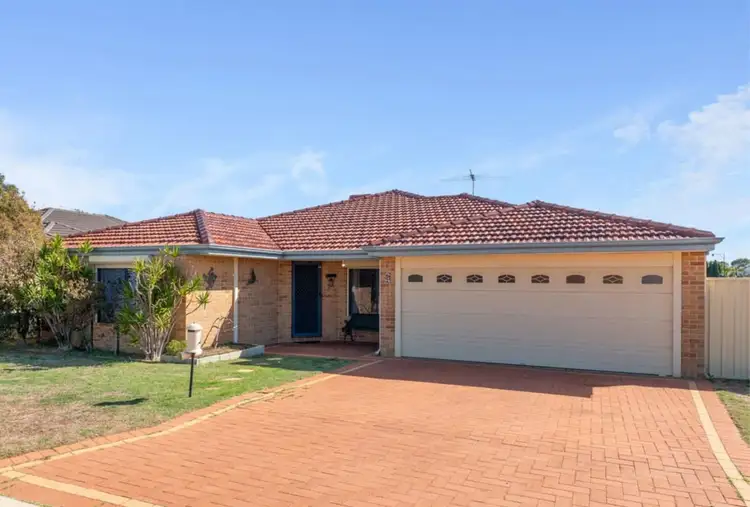 35 Warda Crescent