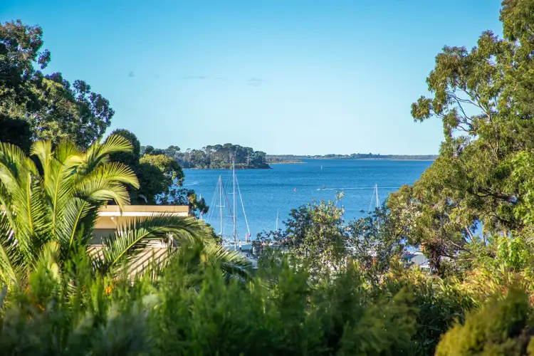 4 Young Court, Metung VIC 3904