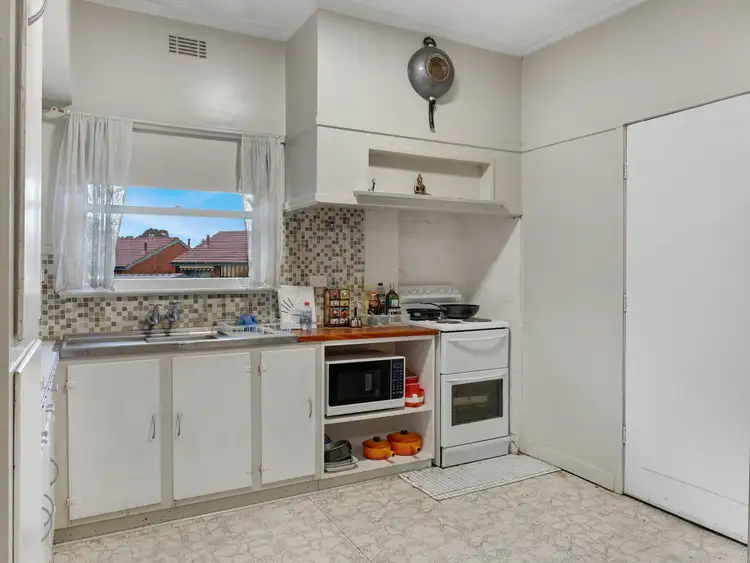 Second view of Homely house listing, 10 Rundle Place, Wangaratta VIC 3677