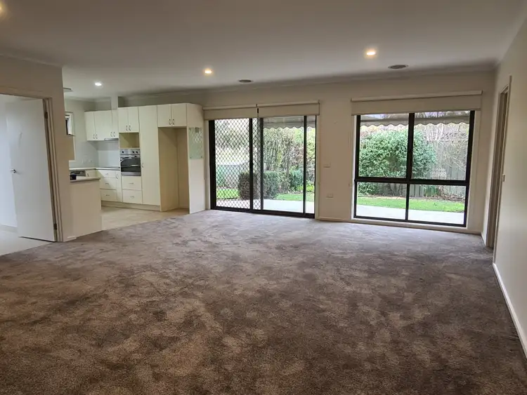 Fourth view of Homely unit listing, 2/17 Shamrock, Alexandra VIC 3714