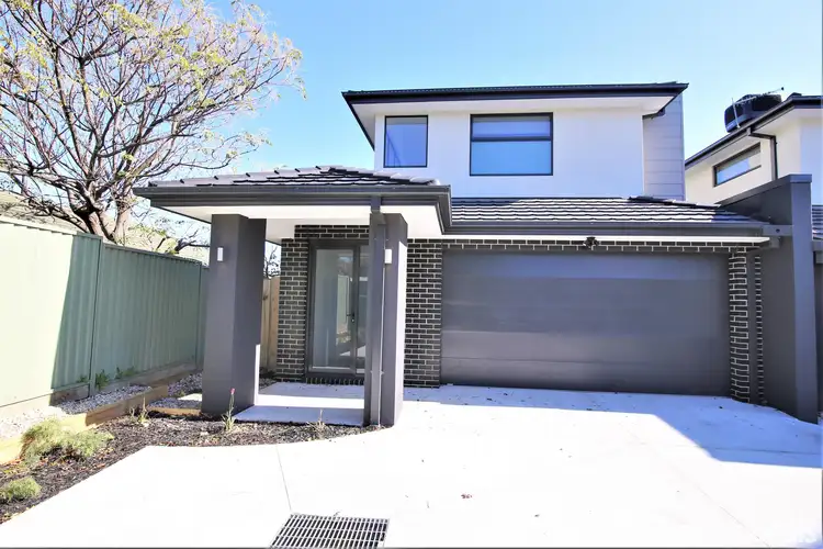 Second view of Homely house listing, 2/4 Arilpa Court, Ashwood VIC 3147