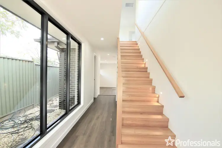 Fifth view of Homely house listing, 2/4 Arilpa Court, Ashwood VIC 3147