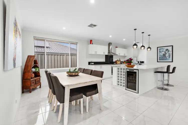 11 Paignton Avenue, Wellard WA 6170
