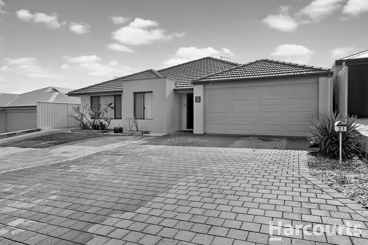 21 Pinehurst Loop, Meadow Springs WA 6210