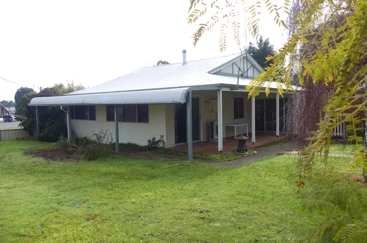 50 Mount Street, Manjimup WA 6258