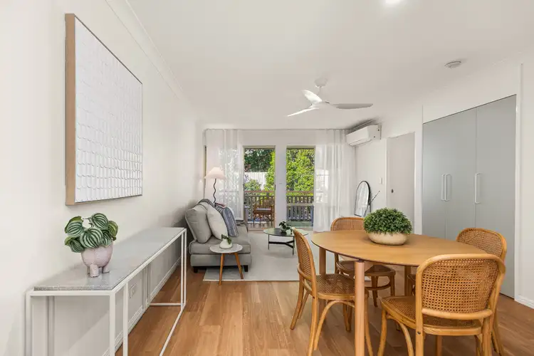 Second view of Homely apartment listing, 6/27 Wooloowin Avenue, Wooloowin QLD 4030
