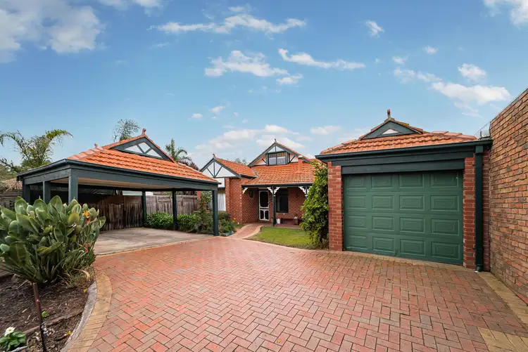 1 Matthews Crescent, Roxburgh Park VIC 3064