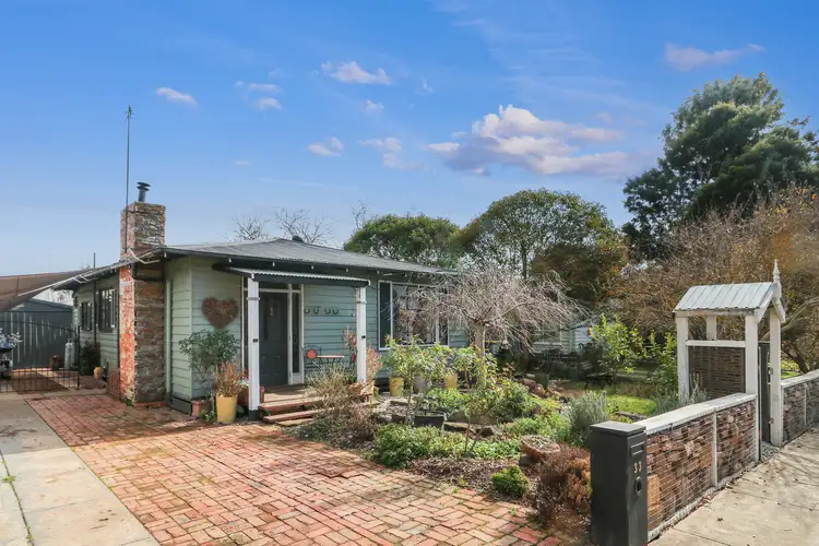 33 Finlason Street, Mansfield VIC 3722