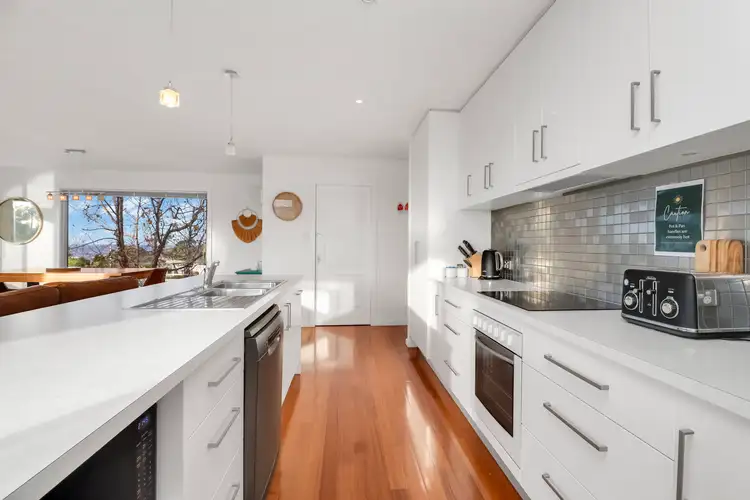 9 Barnett Close, Binalong Bay TAS 7216