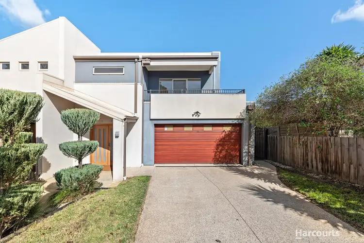 4 Feathertop Avenue