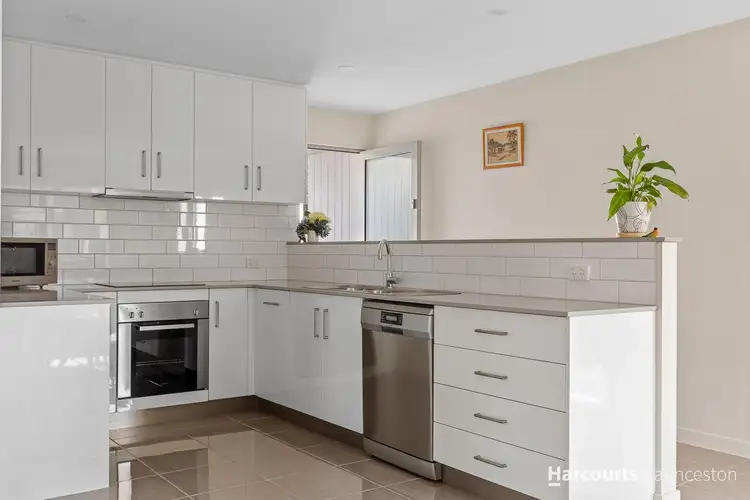 18 Waroona Street
