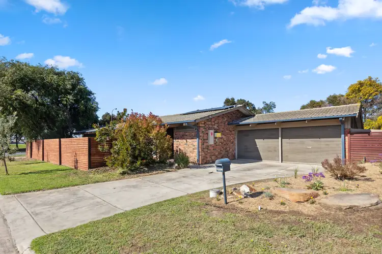 1 Narooma Place, West Lakes Shore SA 5020