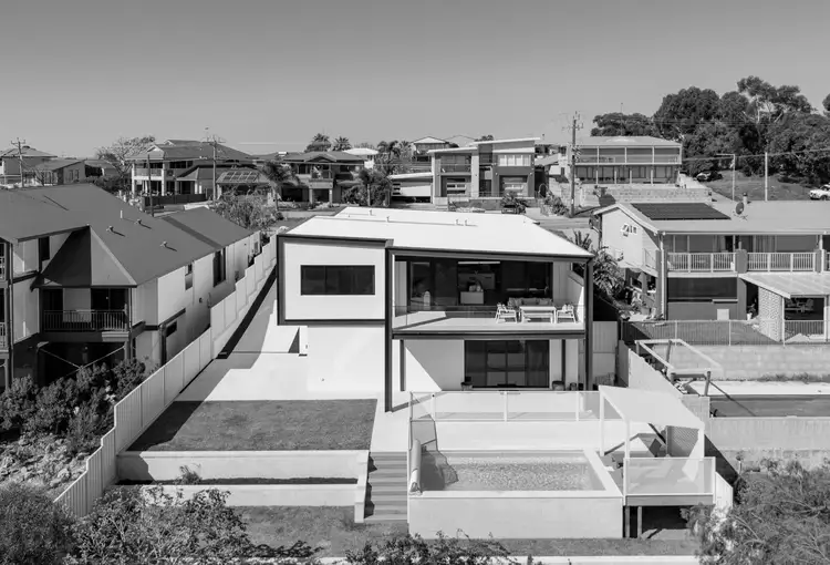 6 Marsh Place, Halls Head WA 6210