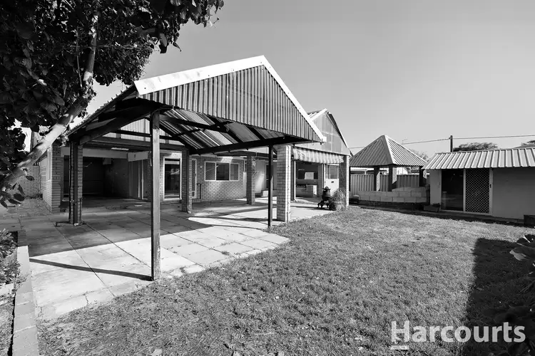 26 Comet Street, Dudley Park WA 6210