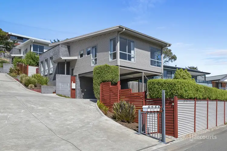 3/10 Simmons Court, Lindisfarne TAS 7015