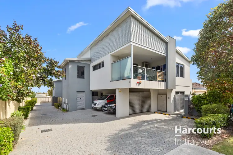 16 Fernhurst Crescent