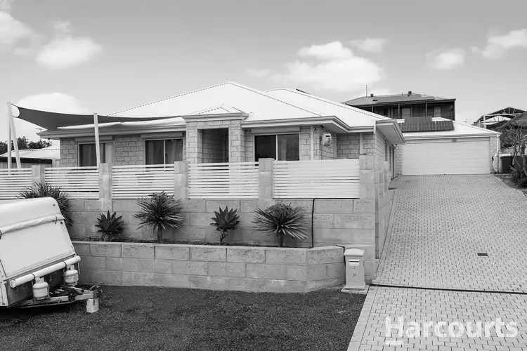 11 Peppertree Close