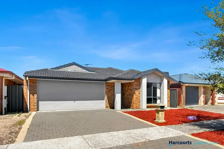 8 Sittella Avenue