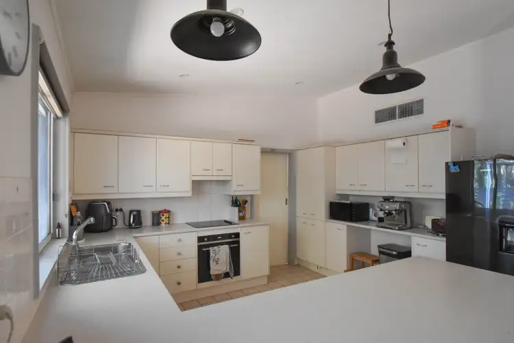 11 Coolibah Crescent, East Side NT 870