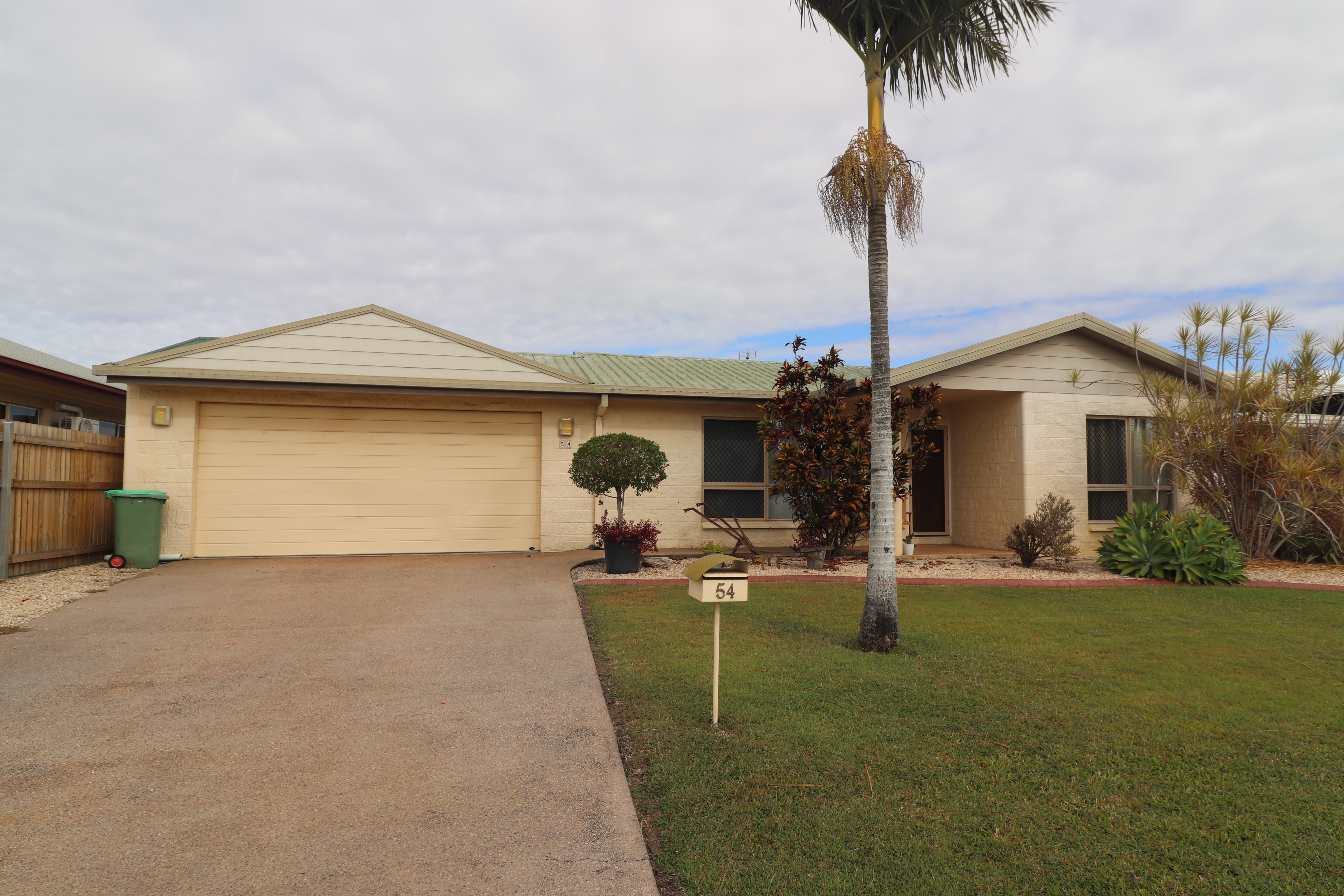 54 Laurence Crescent, Ayr QLD 4807