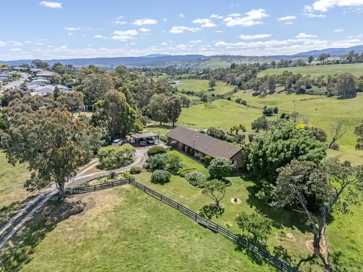 48 Redwood Crescent