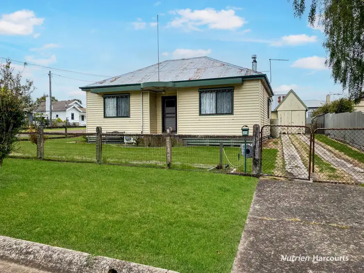 26 Peachey Street, Casterton VIC 3311