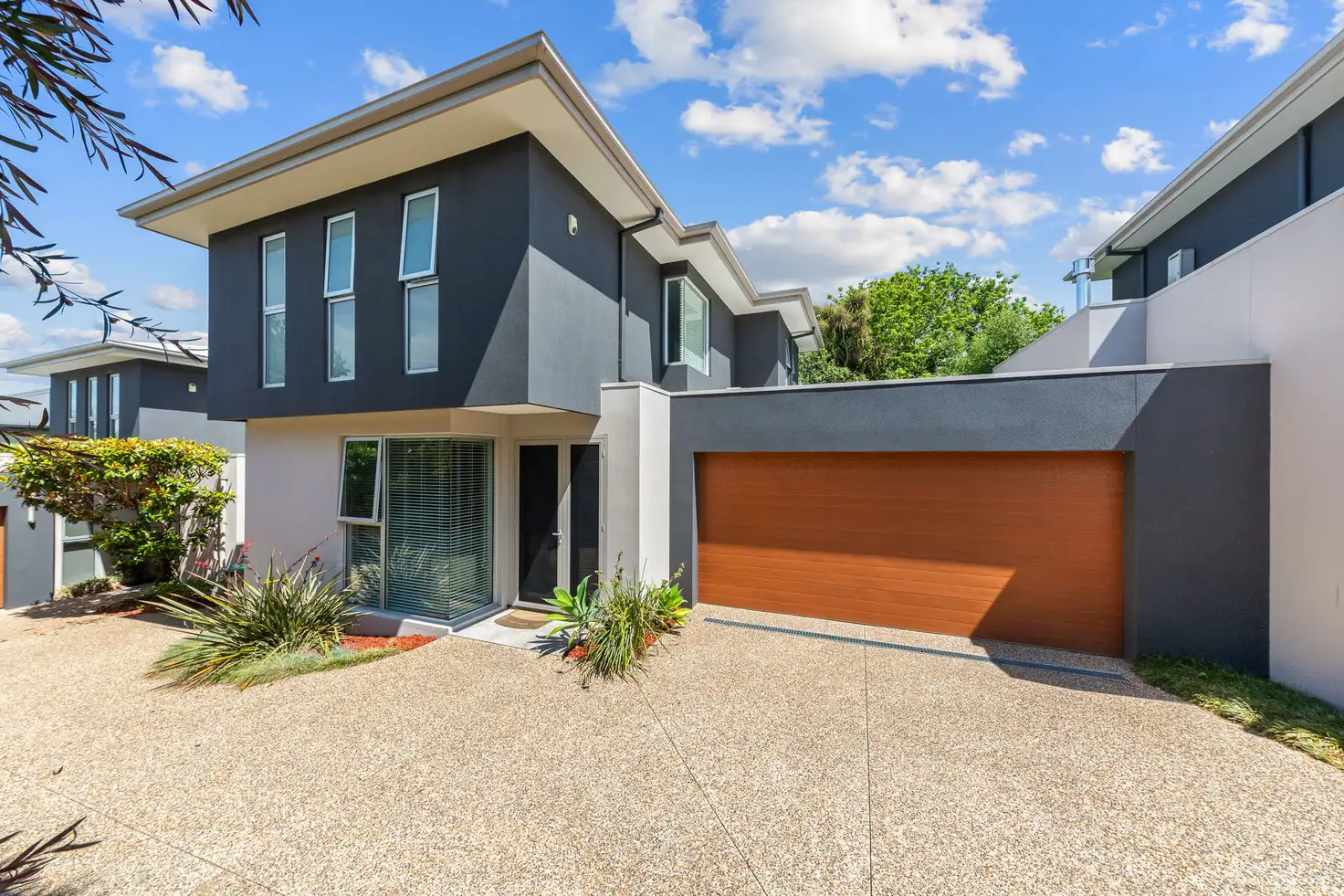 Main view of Homely townhouse listing, 2/10 Naples Street, Mornington VIC 3931