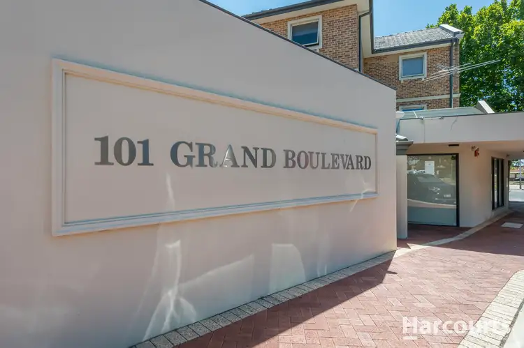 101 Grand Boulevard