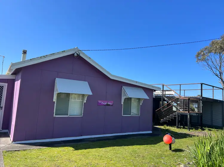 16 Sassafras Street, Grassy TAS 7256