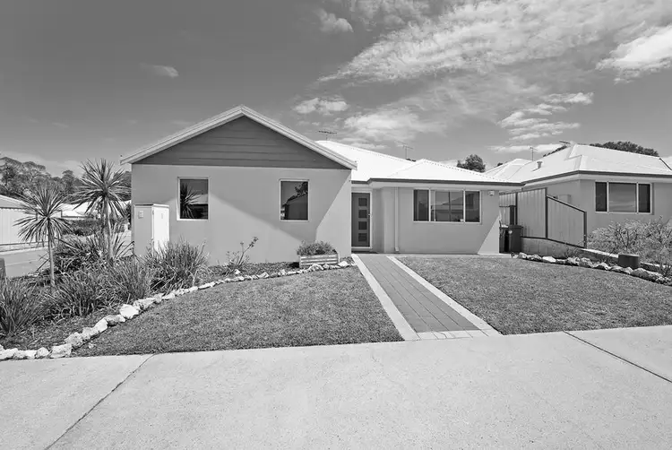2 Galveston Court, Meadow Springs WA 6210