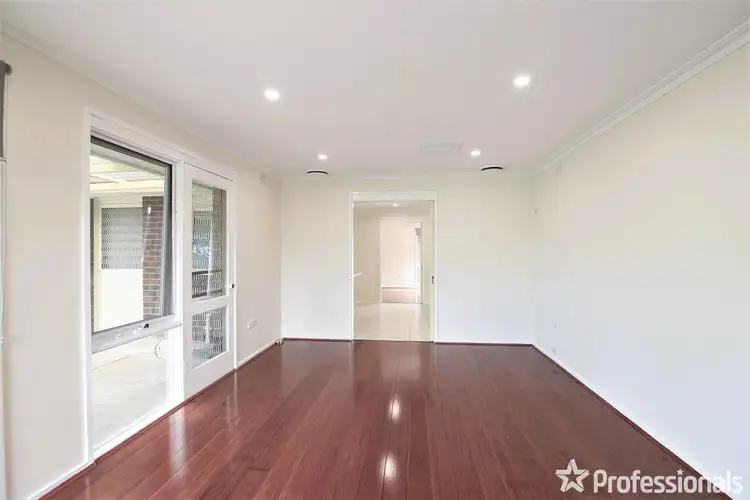 Fifth view of Homely house listing, 18 Melanie Close, Keysborough VIC 3173