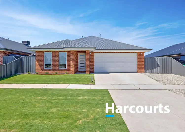 19 Bottlebrush Avenue