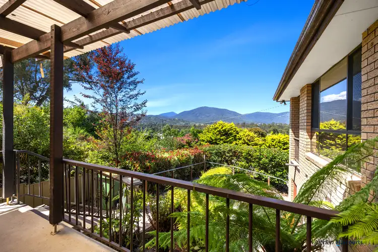 32 Centre Avenue, Eildon VIC 3713