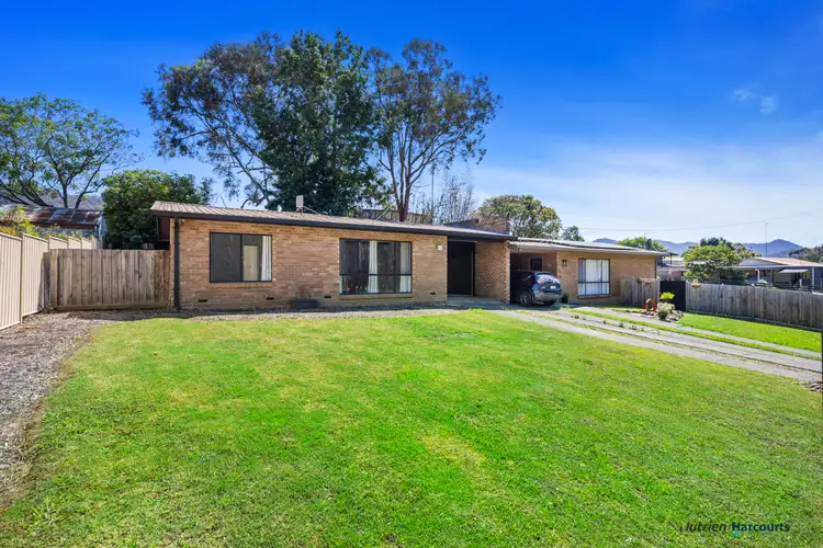 2/24 Park Ave North, Eildon VIC 3713