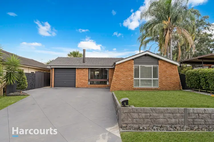 1 Salem Close, St Clair NSW 2759