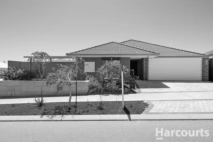 16 Alberta Road, Lakelands WA 6180