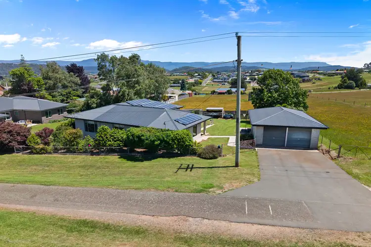 102 Westbury Place, Deloraine TAS 7304