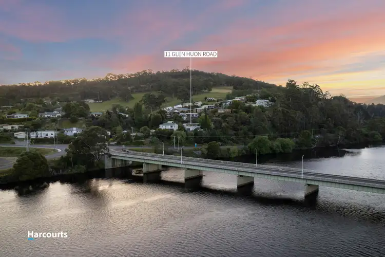 11 Glen Huon Road