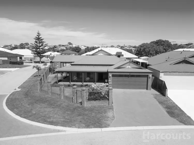 25 Quandong Parkway, Halls Head WA 6210