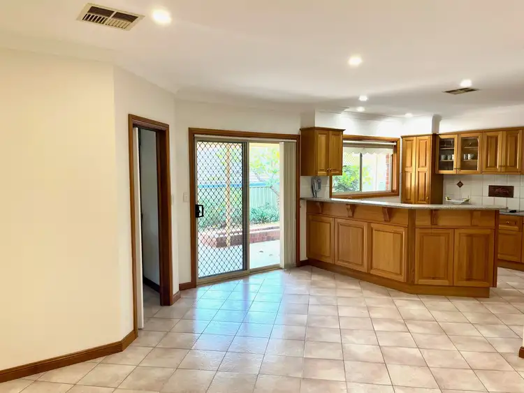 Fifth view of Homely house listing, 10 Heath Court, Gulfview Heights SA 5096
