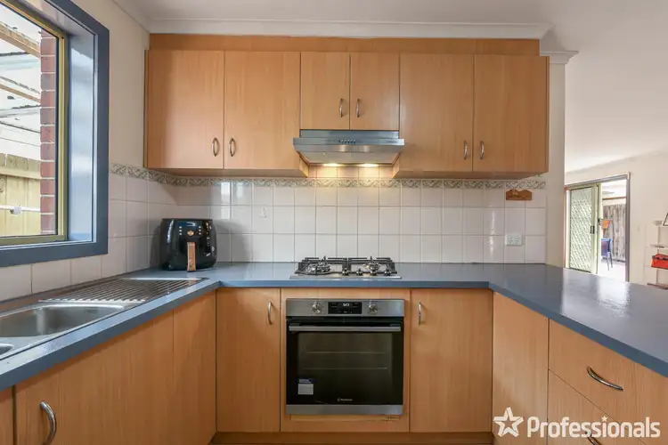 Fifth view of Homely house listing, 4 Carruthers Court, Altona Meadows VIC 3028